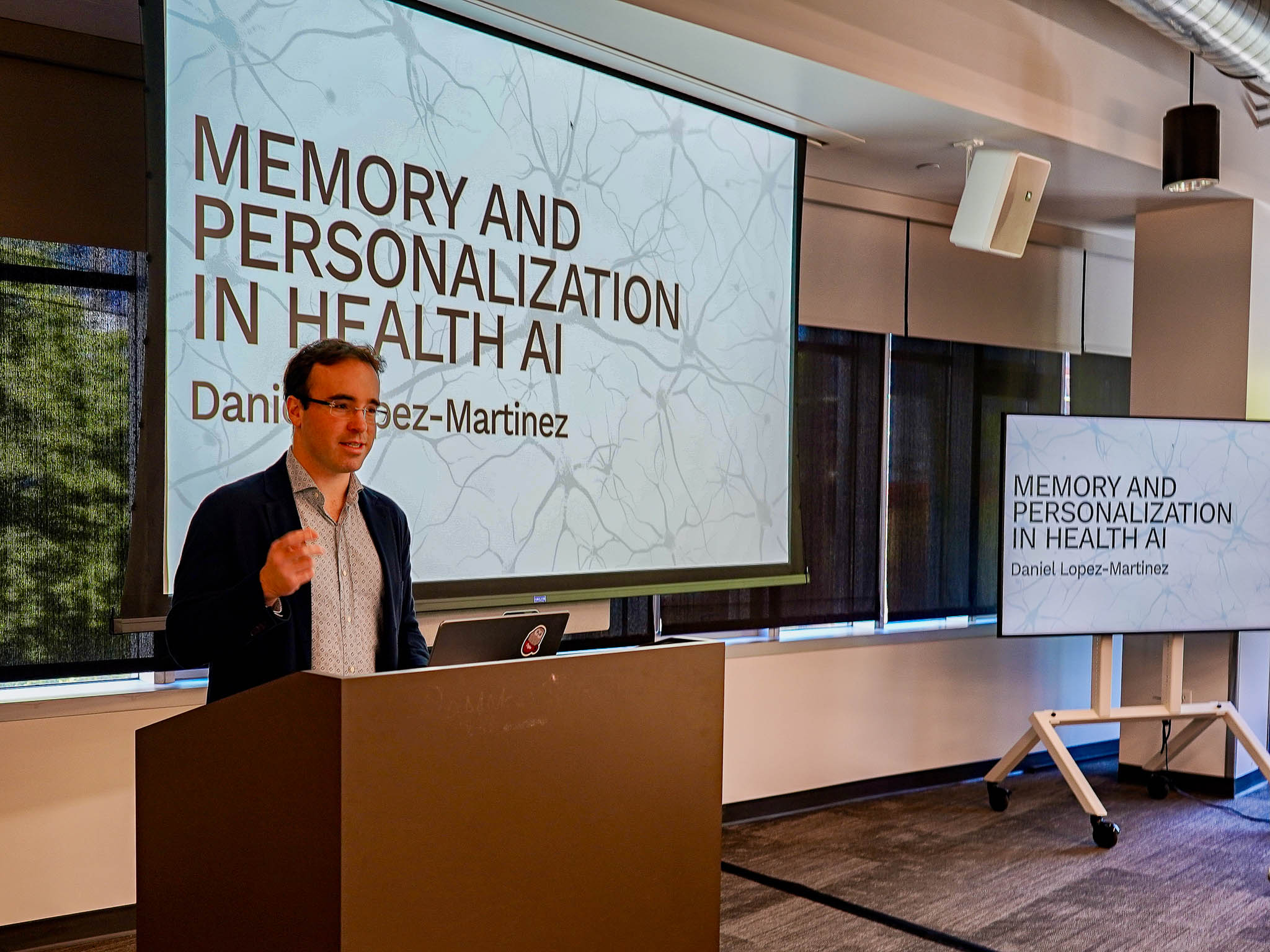 Daniel Lopez-Martinez presenting Memory and Personalization in Health AI at the Amazon Health Services Leadership Meeting in Seattle.